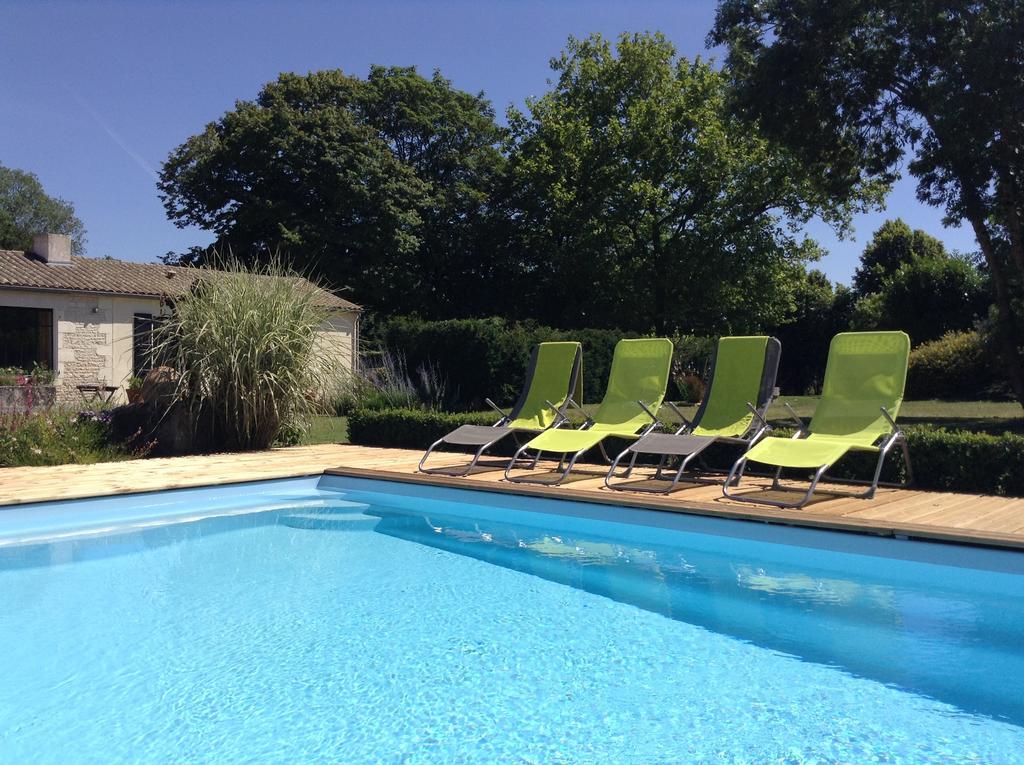 La Grange D'Aunis Bed & Breakfast Aigrefeuille-d'Aunis ภายนอก รูปภาพ