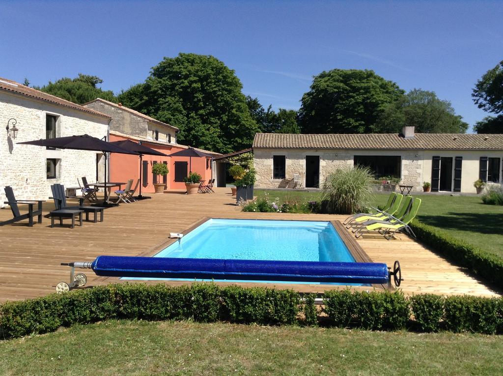La Grange D'Aunis Bed & Breakfast Aigrefeuille-d'Aunis ภายนอก รูปภาพ
