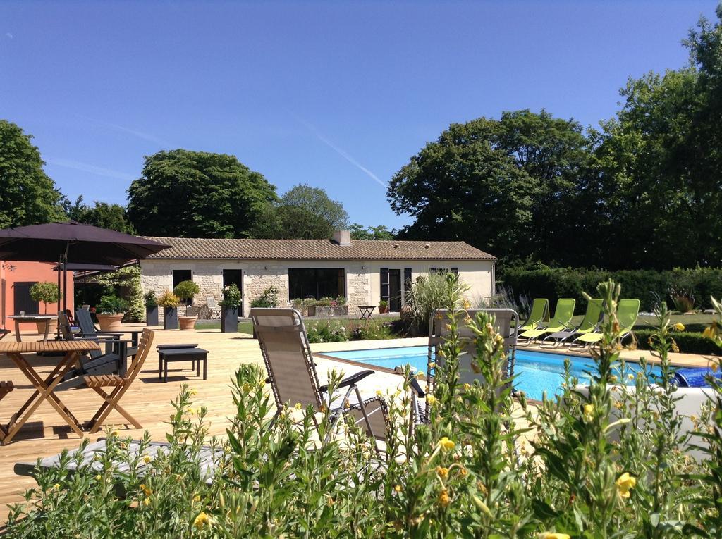 La Grange D'Aunis Bed & Breakfast Aigrefeuille-d'Aunis ภายนอก รูปภาพ