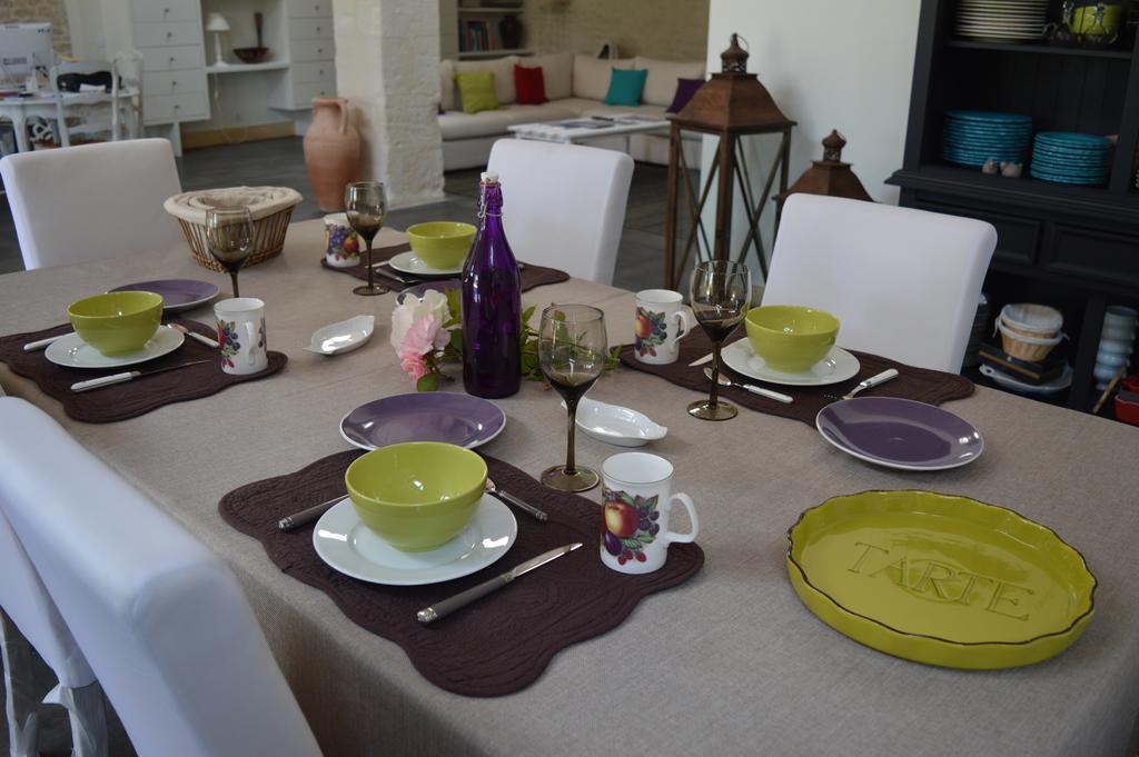 La Grange D'Aunis Bed & Breakfast Aigrefeuille-d'Aunis ภายนอก รูปภาพ