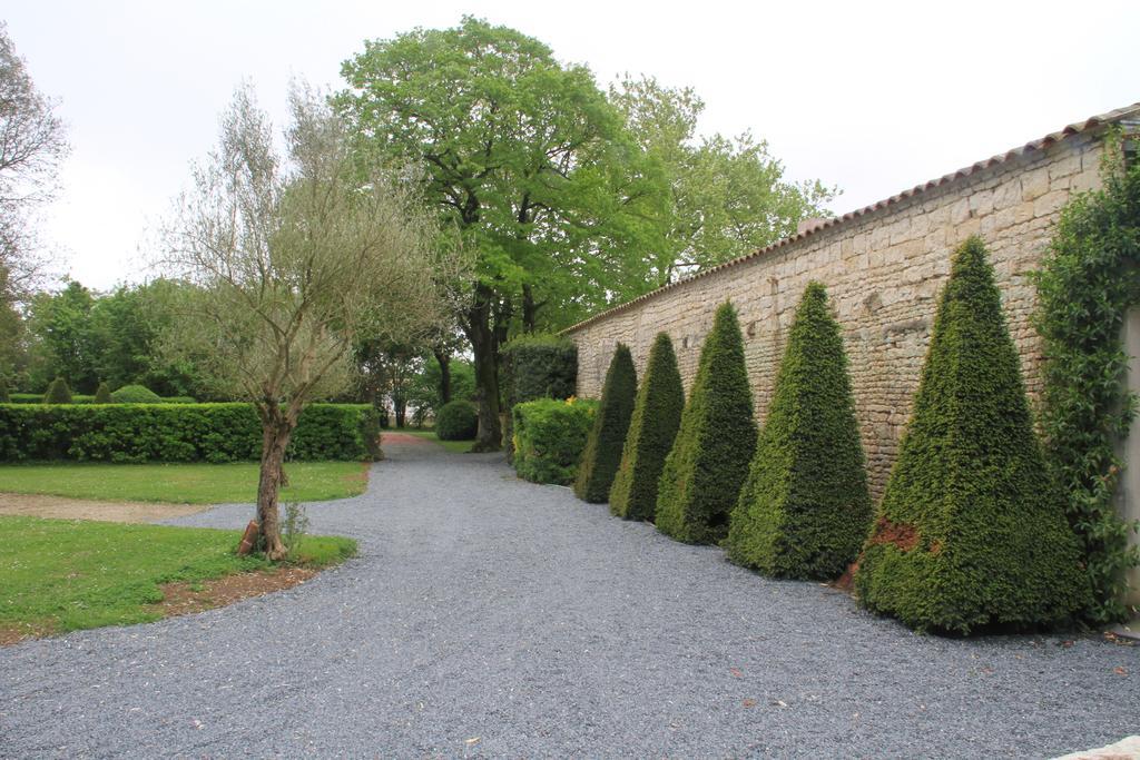 La Grange D'Aunis Bed & Breakfast Aigrefeuille-d'Aunis ภายนอก รูปภาพ