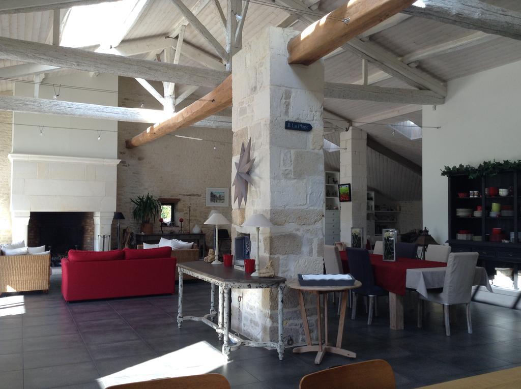 La Grange D'Aunis Bed & Breakfast Aigrefeuille-d'Aunis ภายนอก รูปภาพ
